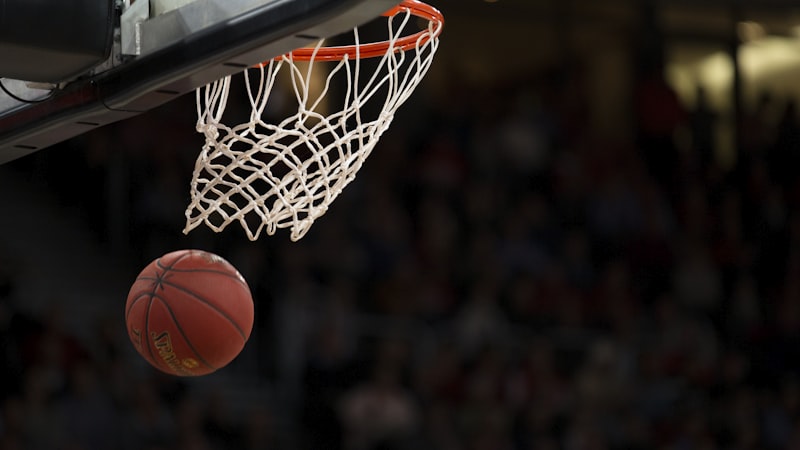 湖人队与勇士队NBA篮球季后赛直播画面
